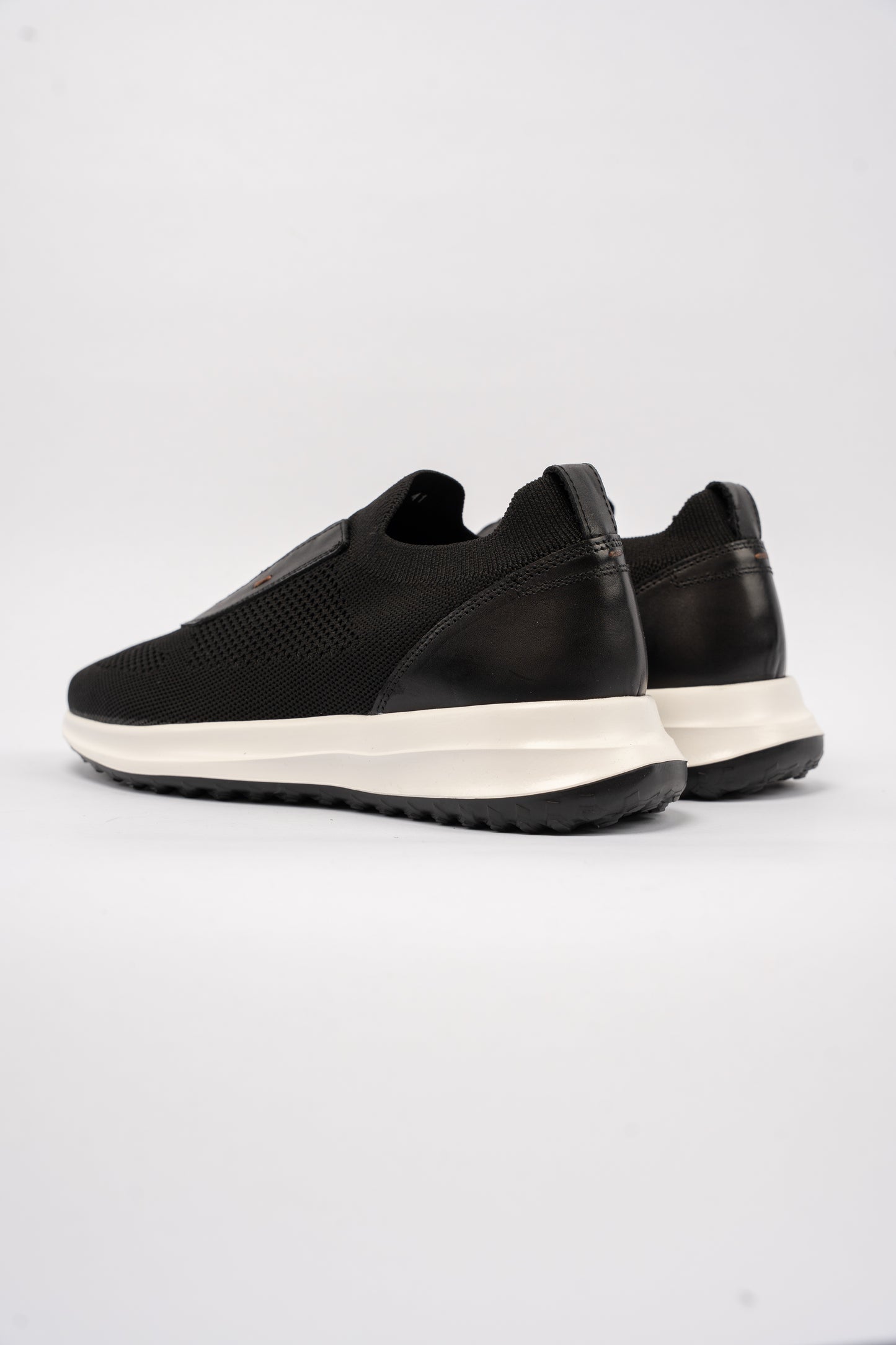 BLACK CASUAL ELASTIC SNEAKER