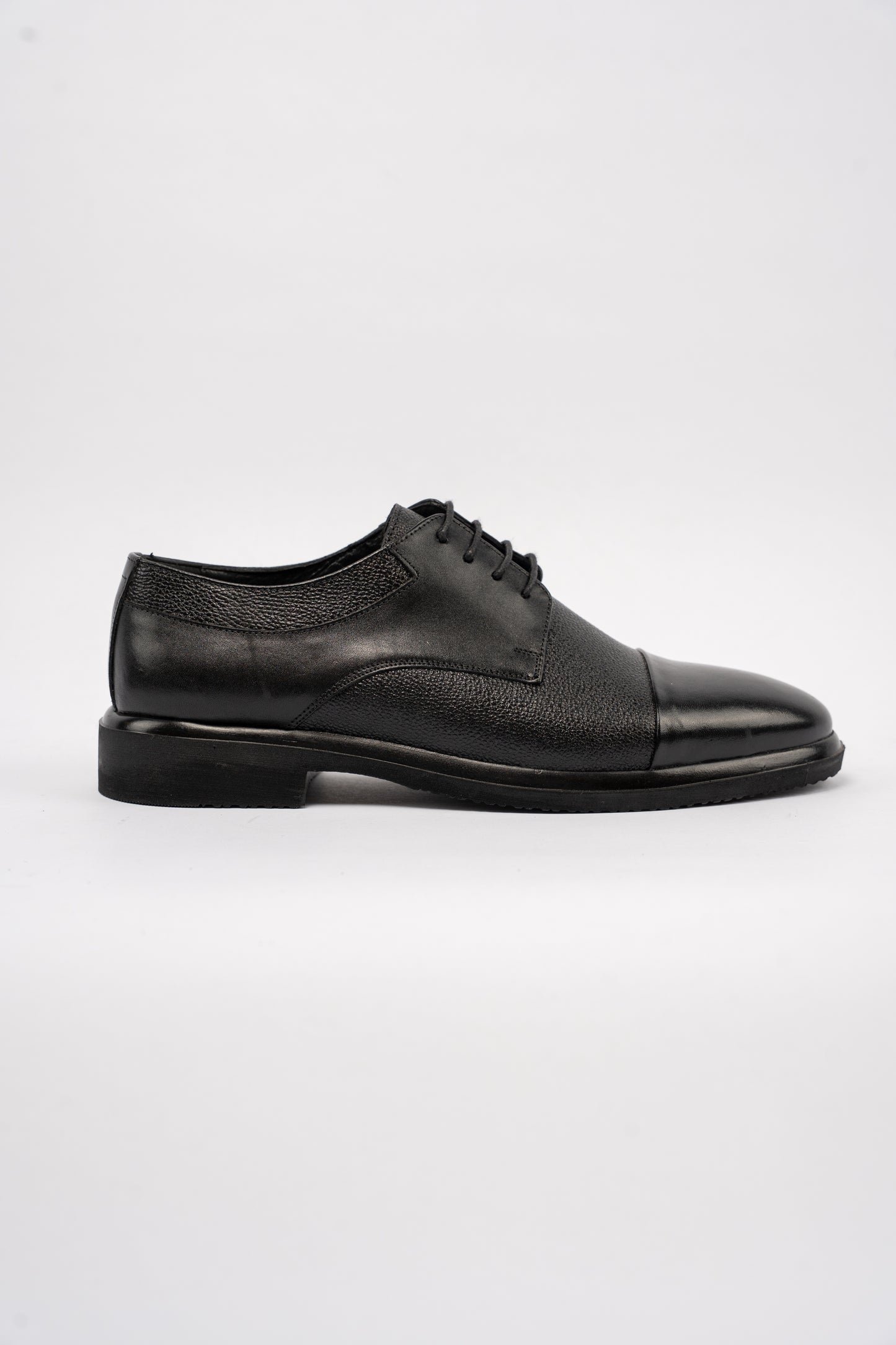 BLACK DERBY SHOE