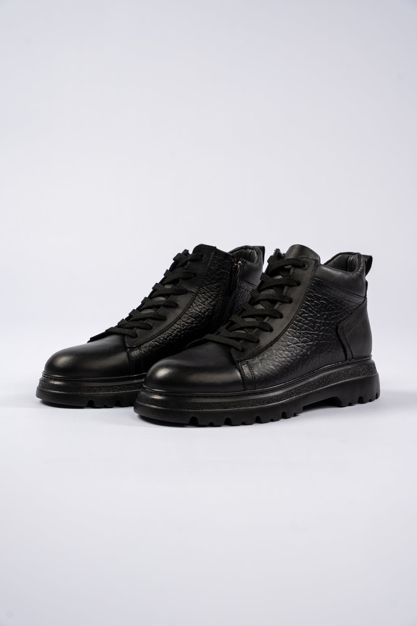 BLACK URBAN LEATHER BOOTS