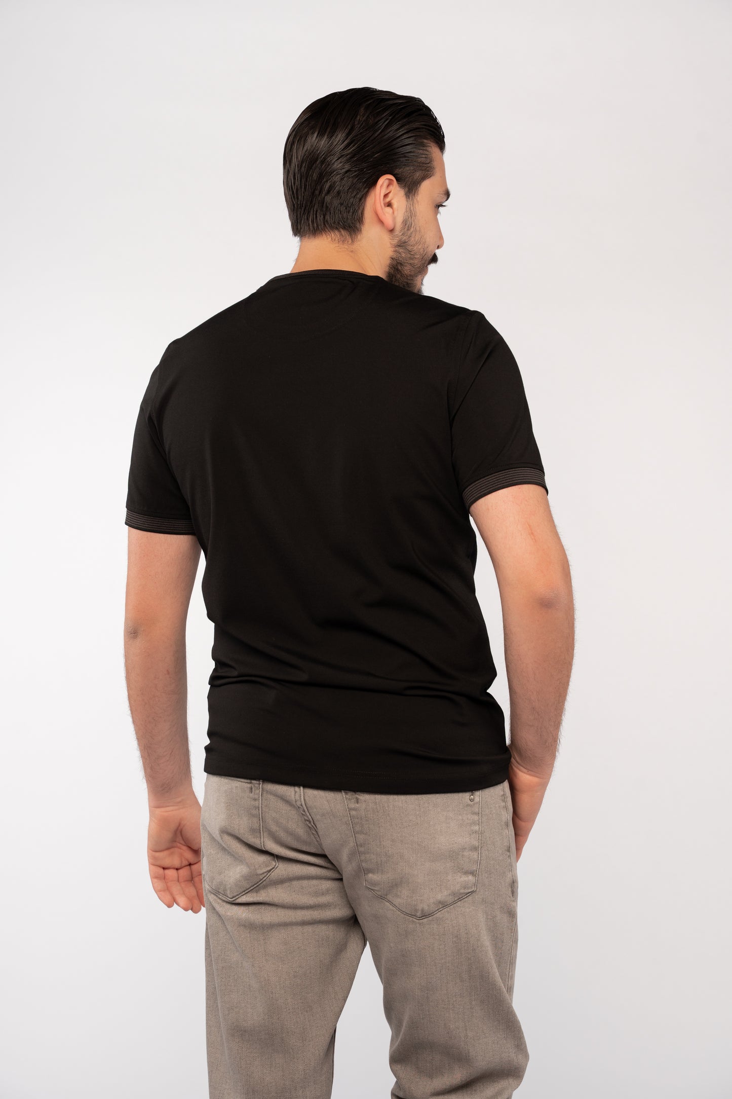 BLACK RELAXED TSHIRT