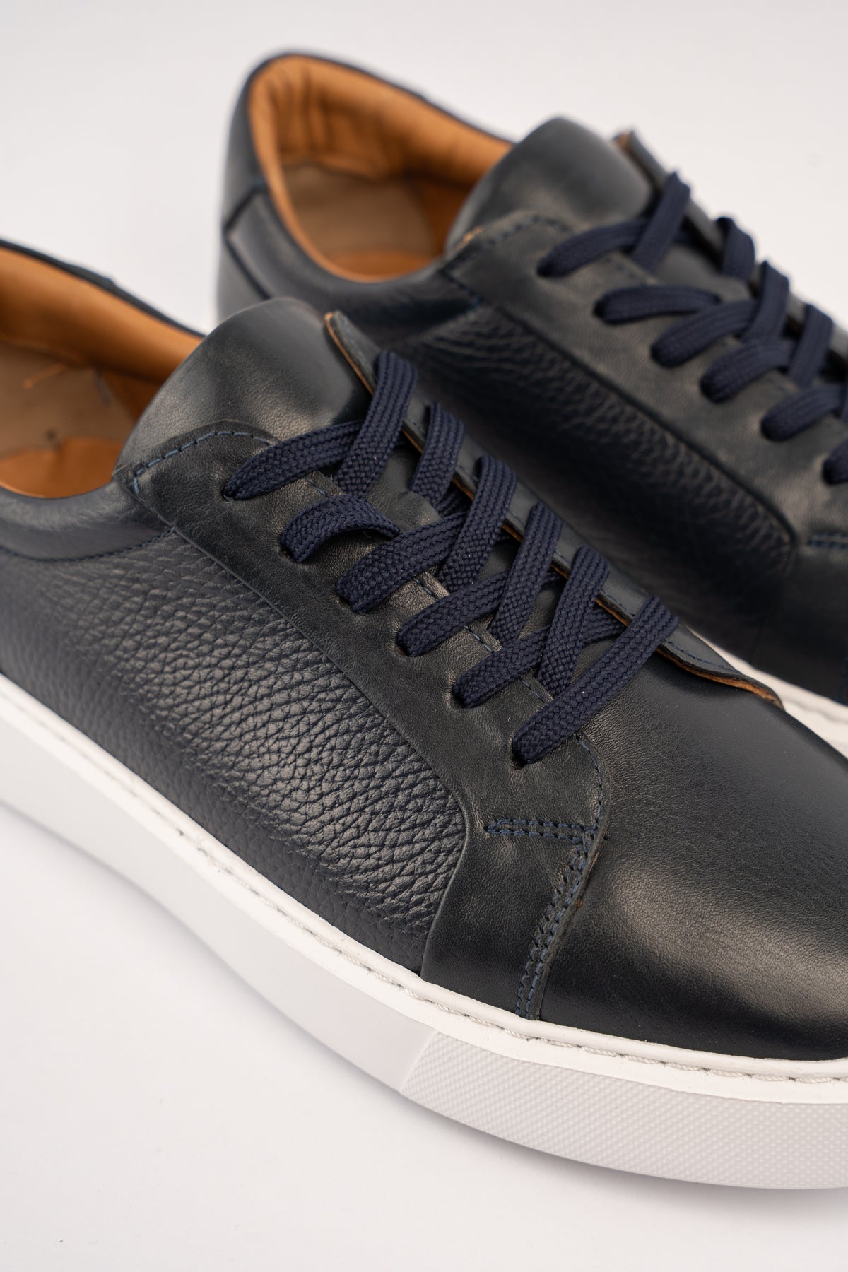 NAVY INFORMAL SNEAKER