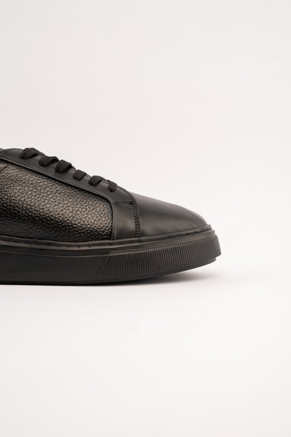 FULL BLACK INFORMAL SNEAKER