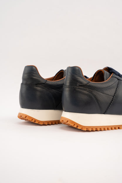 NAVY EVERYDAY SNEAKER