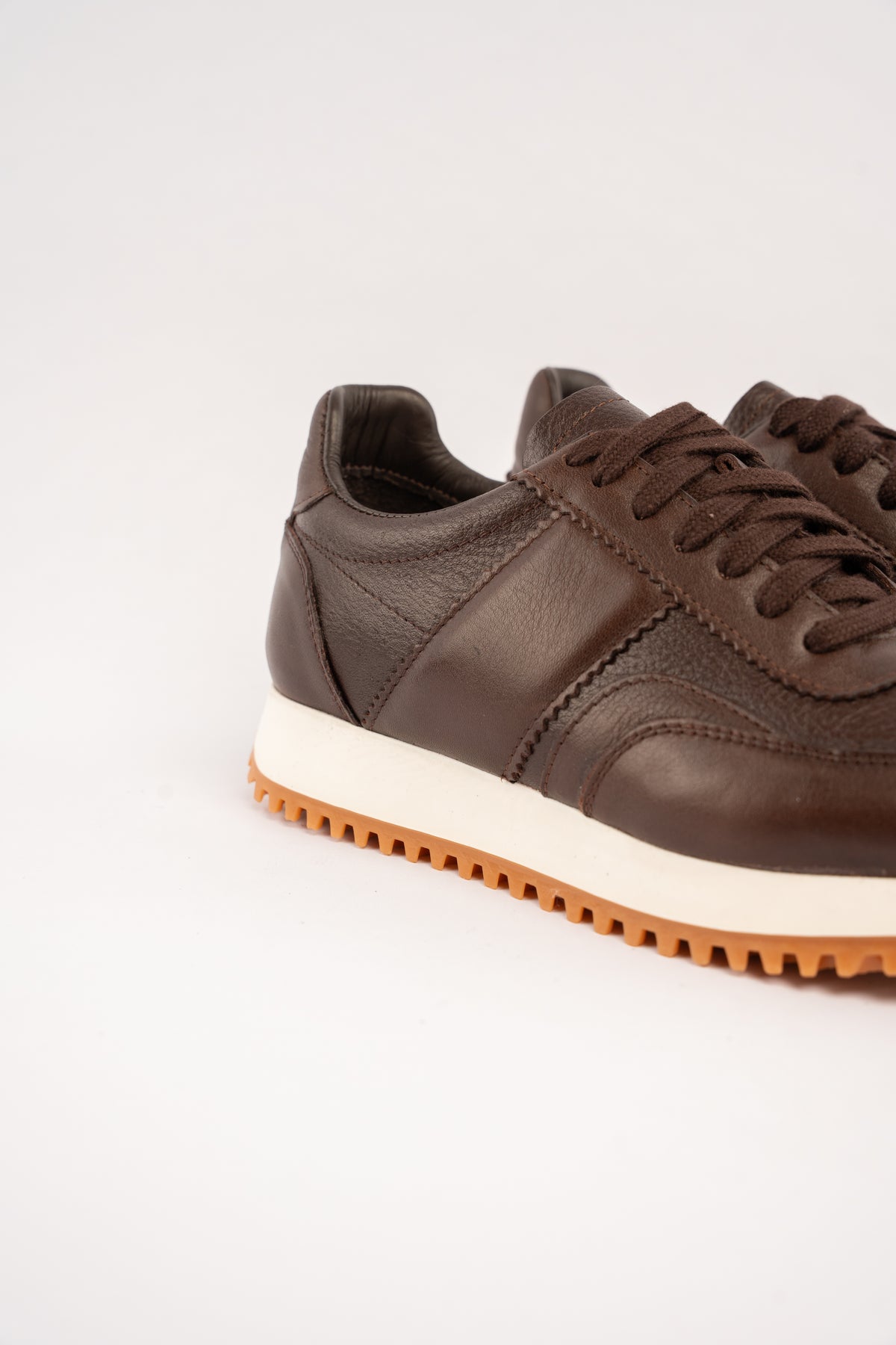 BROWN EVERYDAY SNEAKER