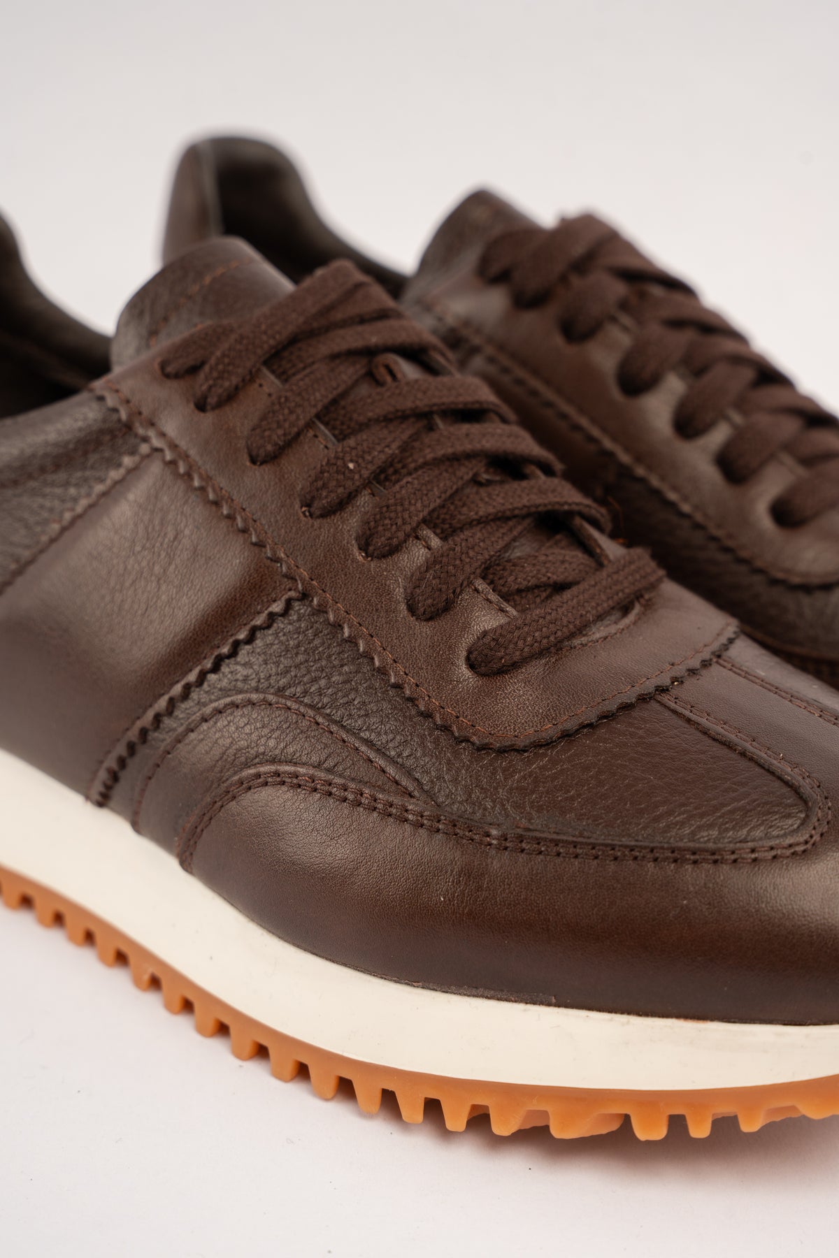 BROWN EVERYDAY SNEAKER