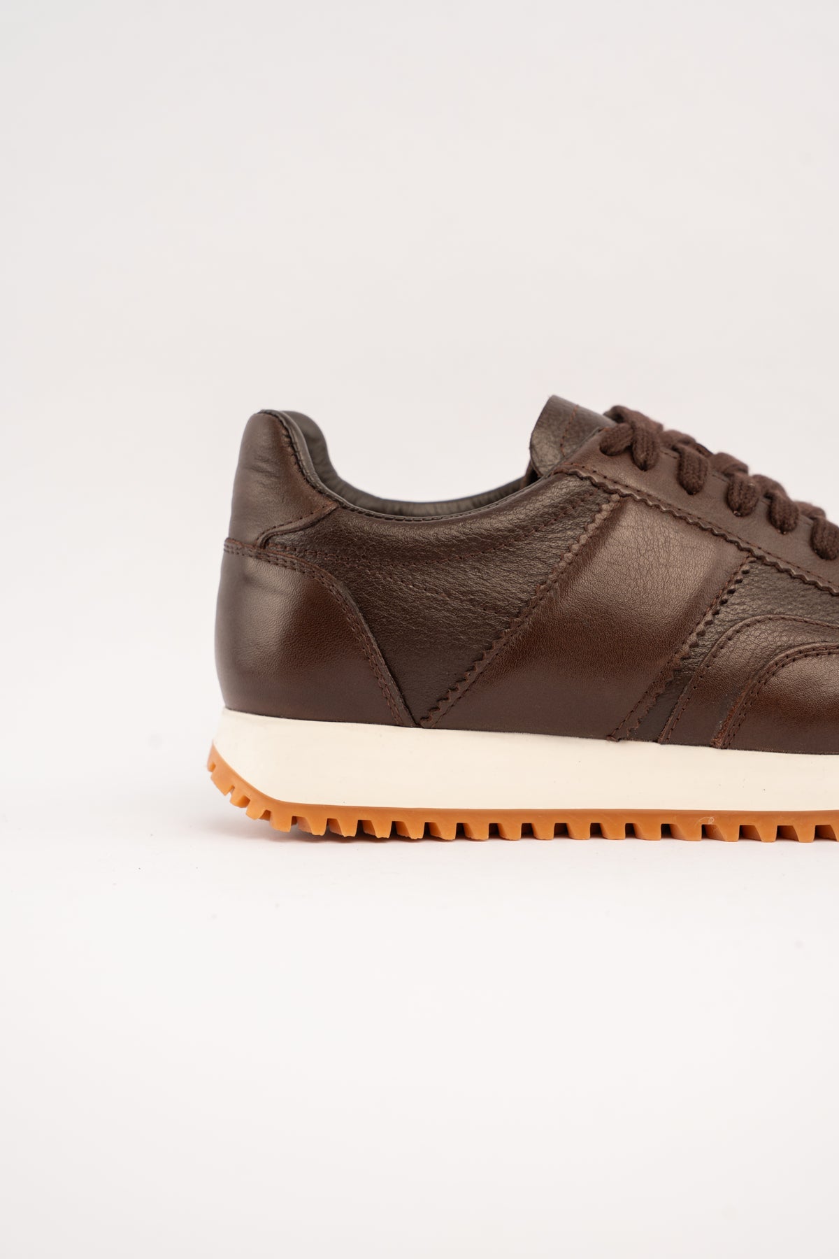 BROWN EVERYDAY SNEAKER