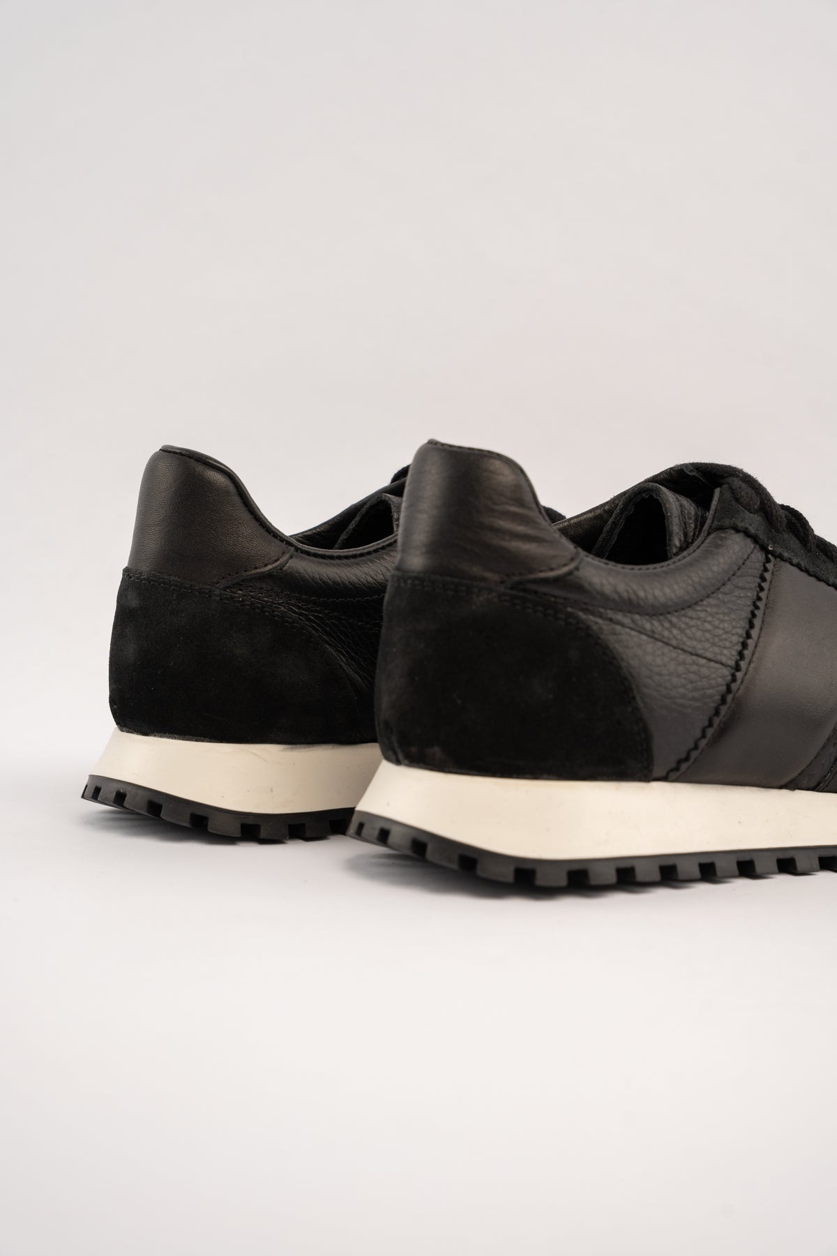 BLACK MIXED LEATHER EVERYDAY SNEAKER