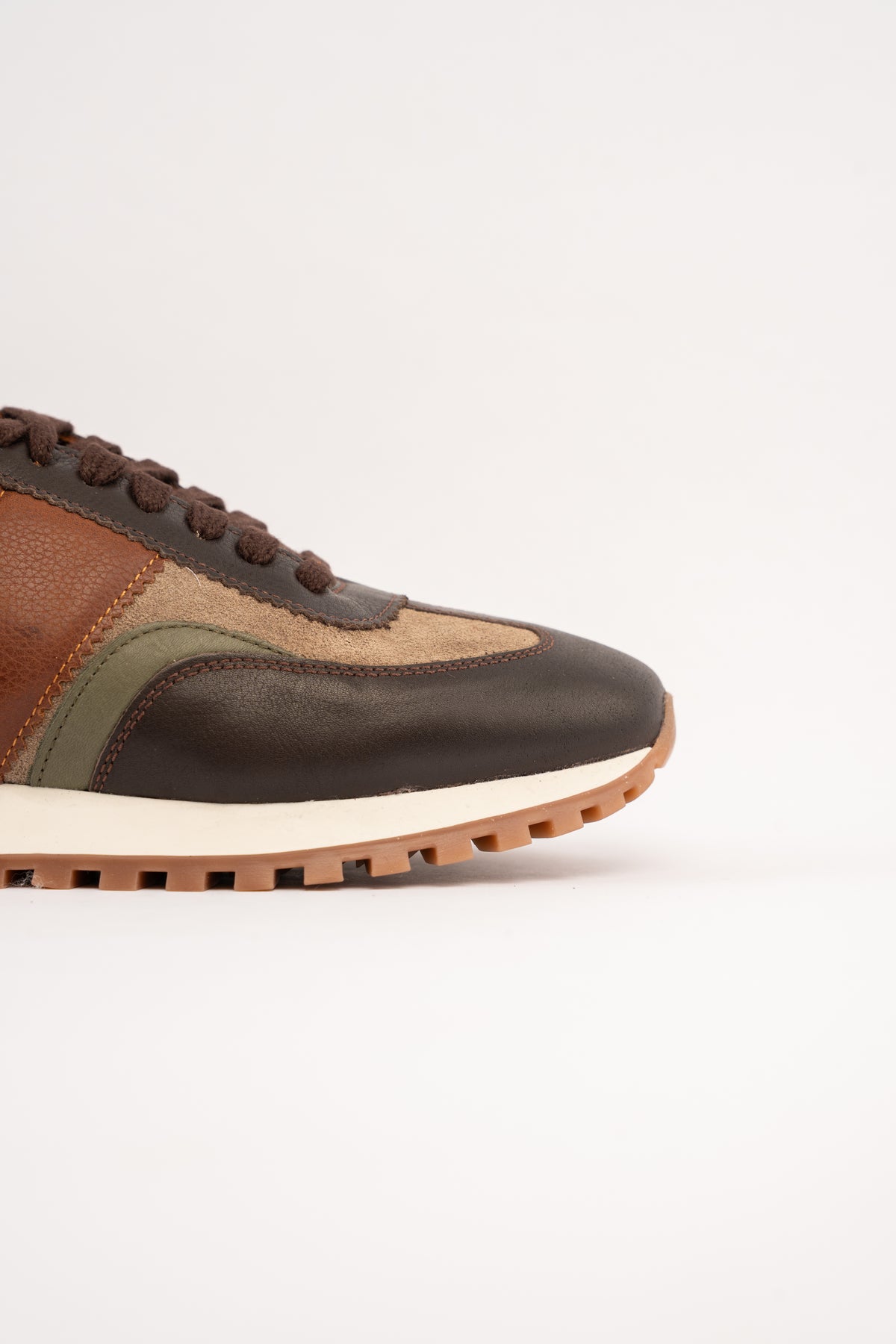 BROWN MIXED COLOR SNEAKER