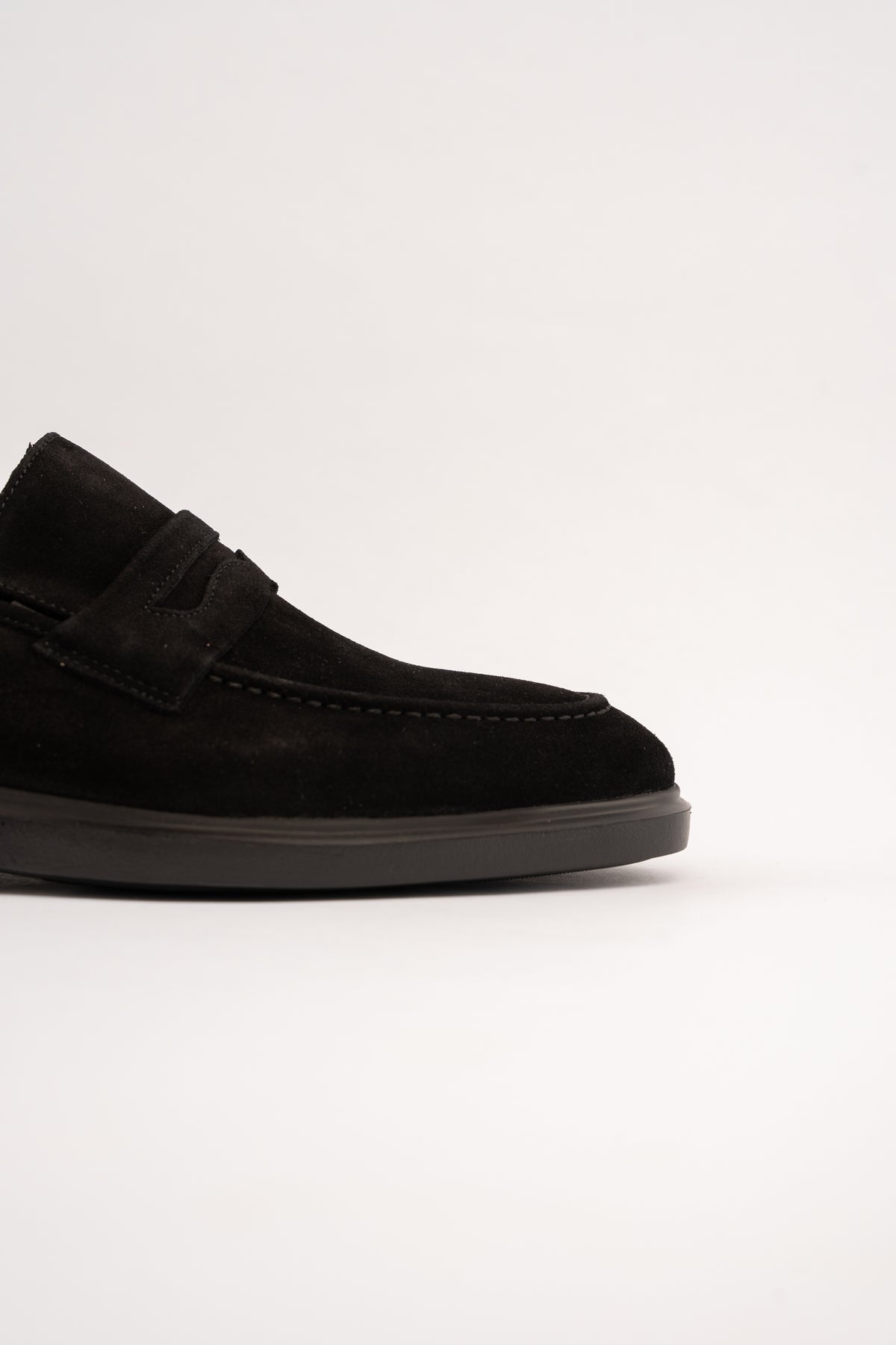 BLACK ELEGANT SUEDE LOAFER