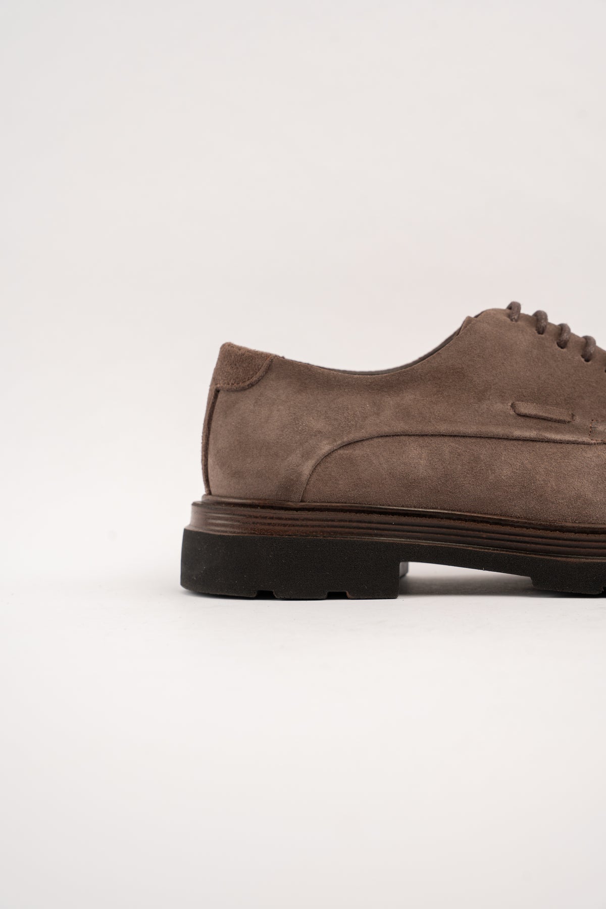 MOCHA SUEDE DERBY SHOE