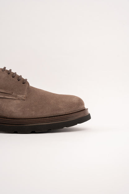 MOCHA SUEDE DERBY SHOE