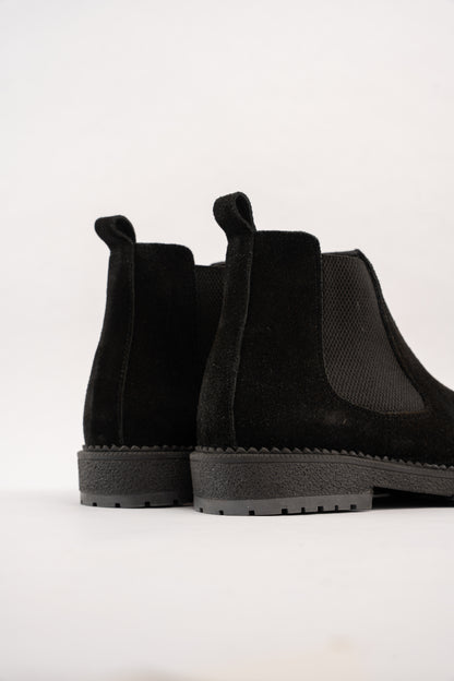 BLACK TIMELESS SUEDE BOOTS