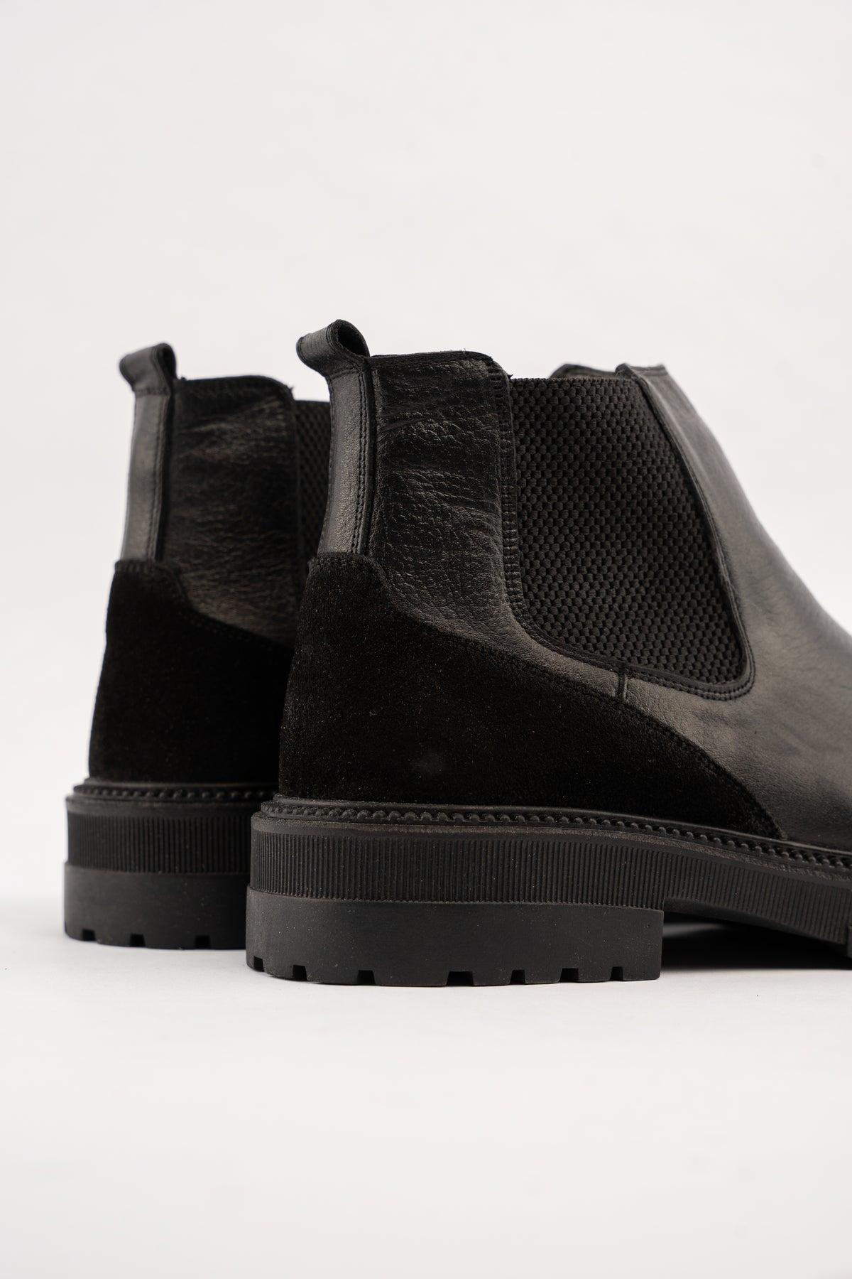 BLACK URBAN LEATHER BOOTS