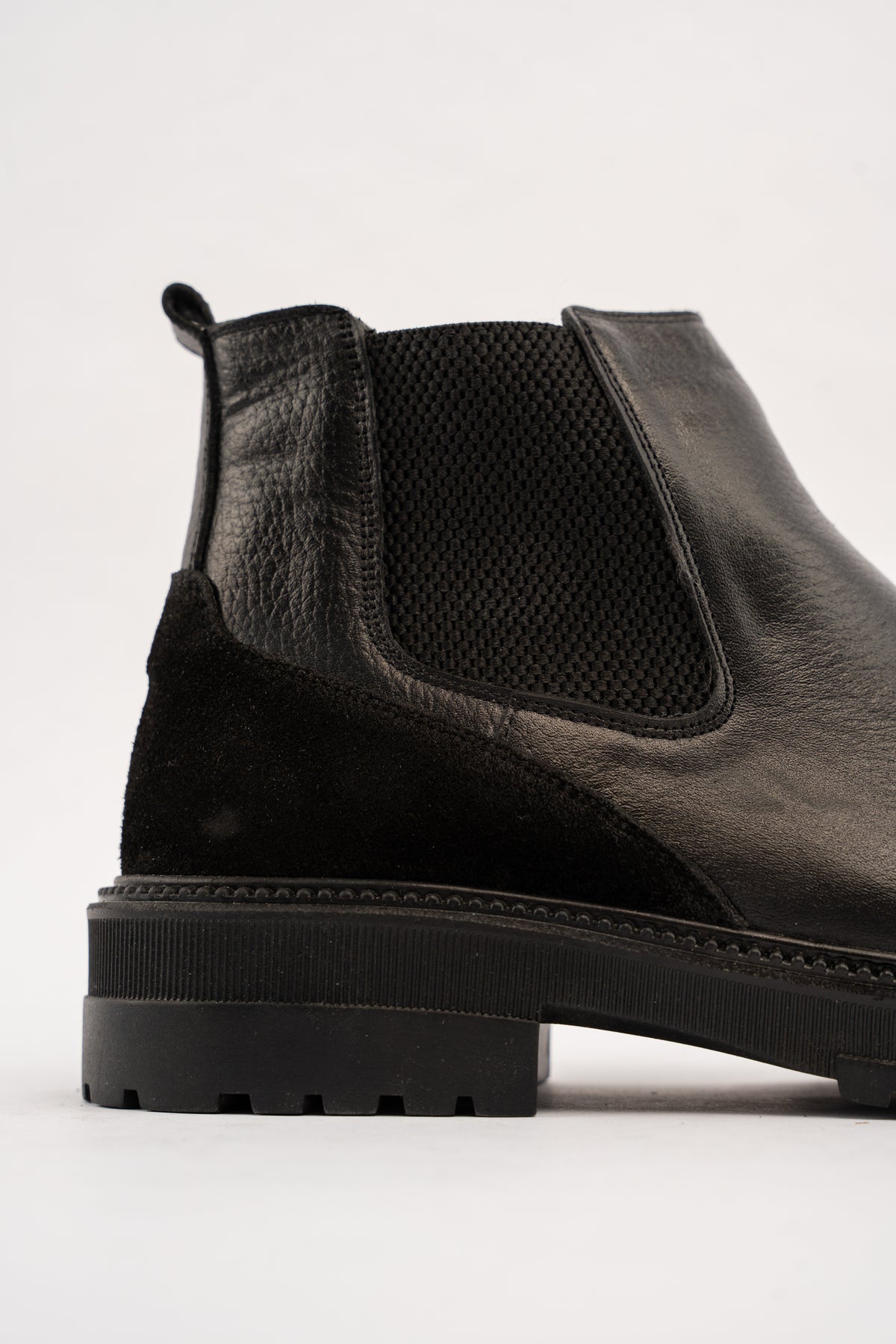 BLACK URBAN LEATHER BOOTS