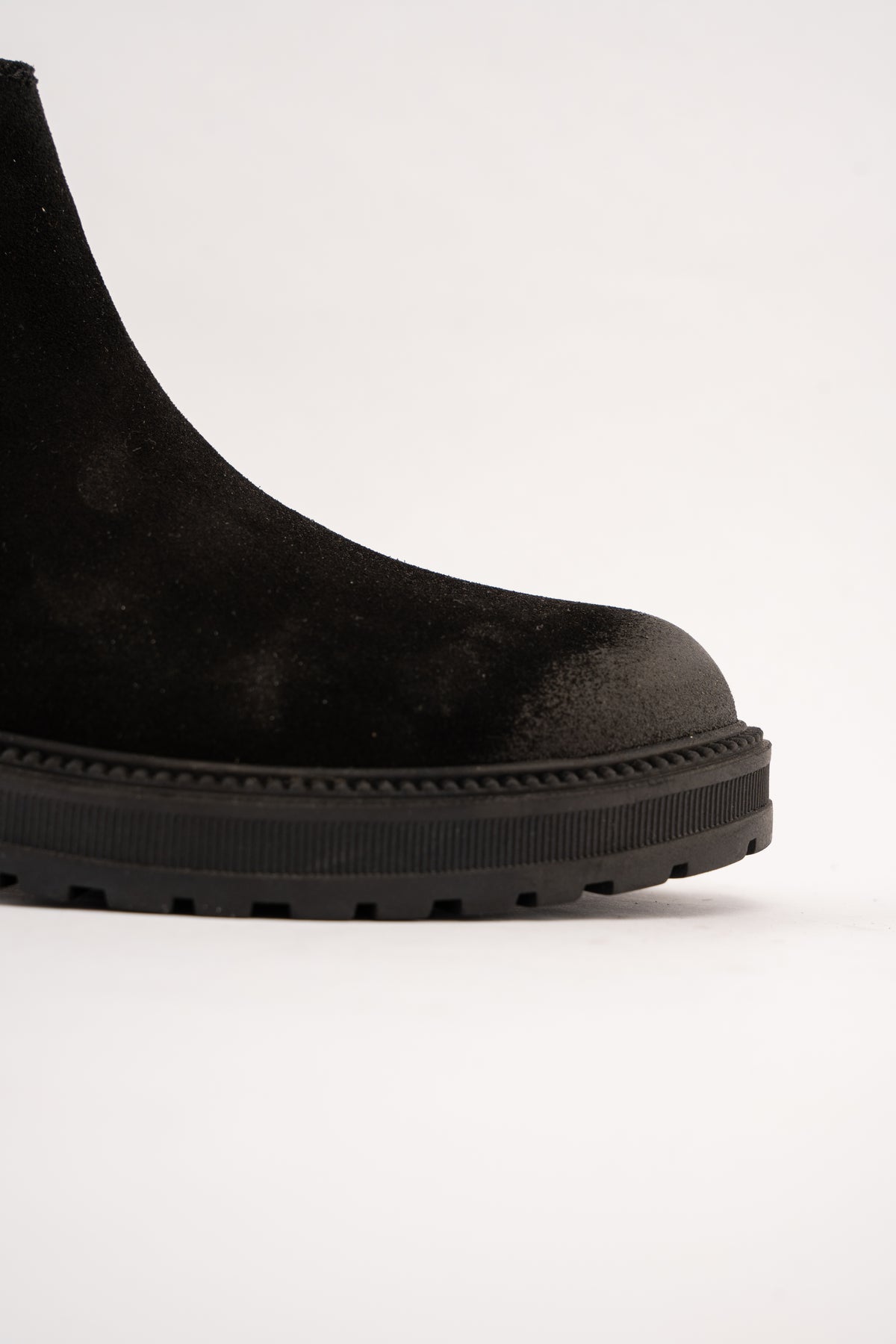 BLACK URBAN SUEDE BOOTS
