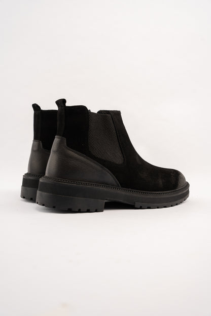BLACK URBAN SUEDE BOOTS