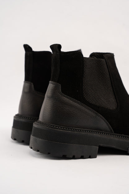 BLACK URBAN SUEDE BOOTS
