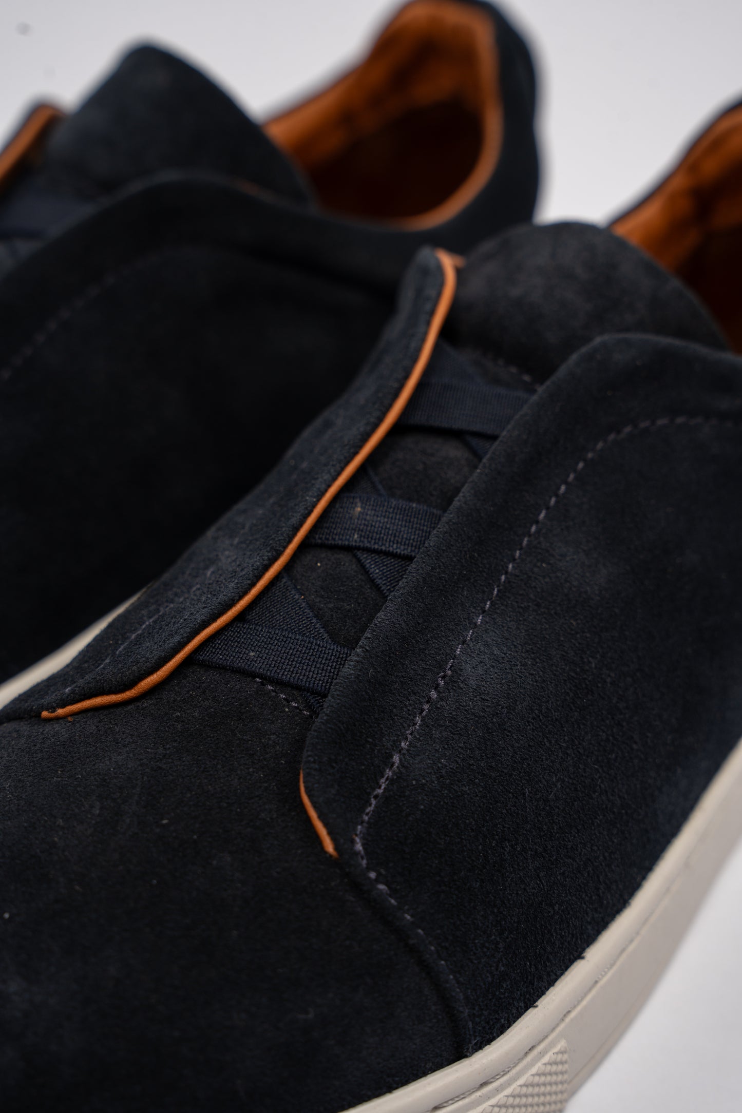 NAVY TRIPLE X ELASTIC SNEAKER