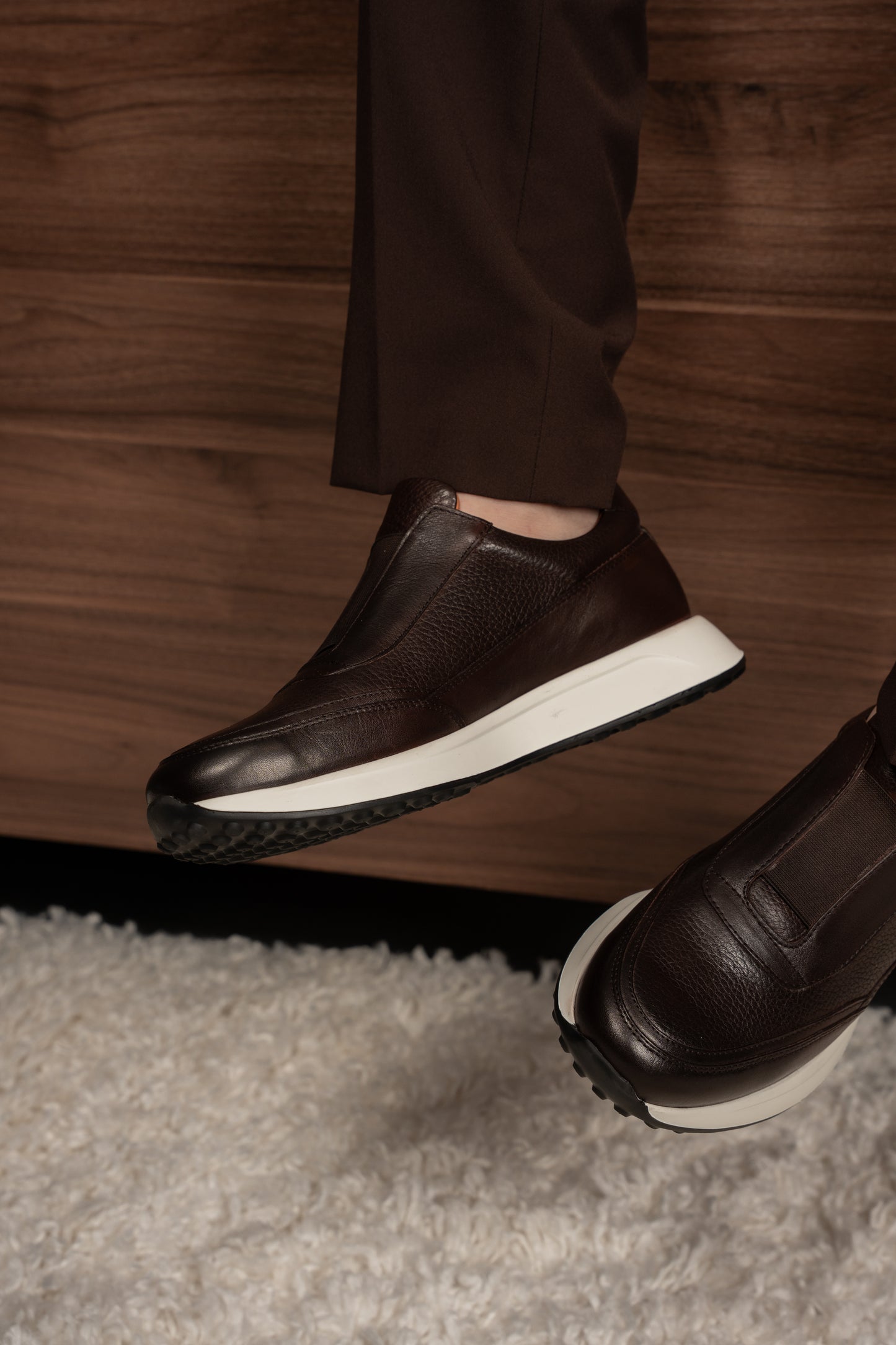 BROWN TRAVEL SUIT