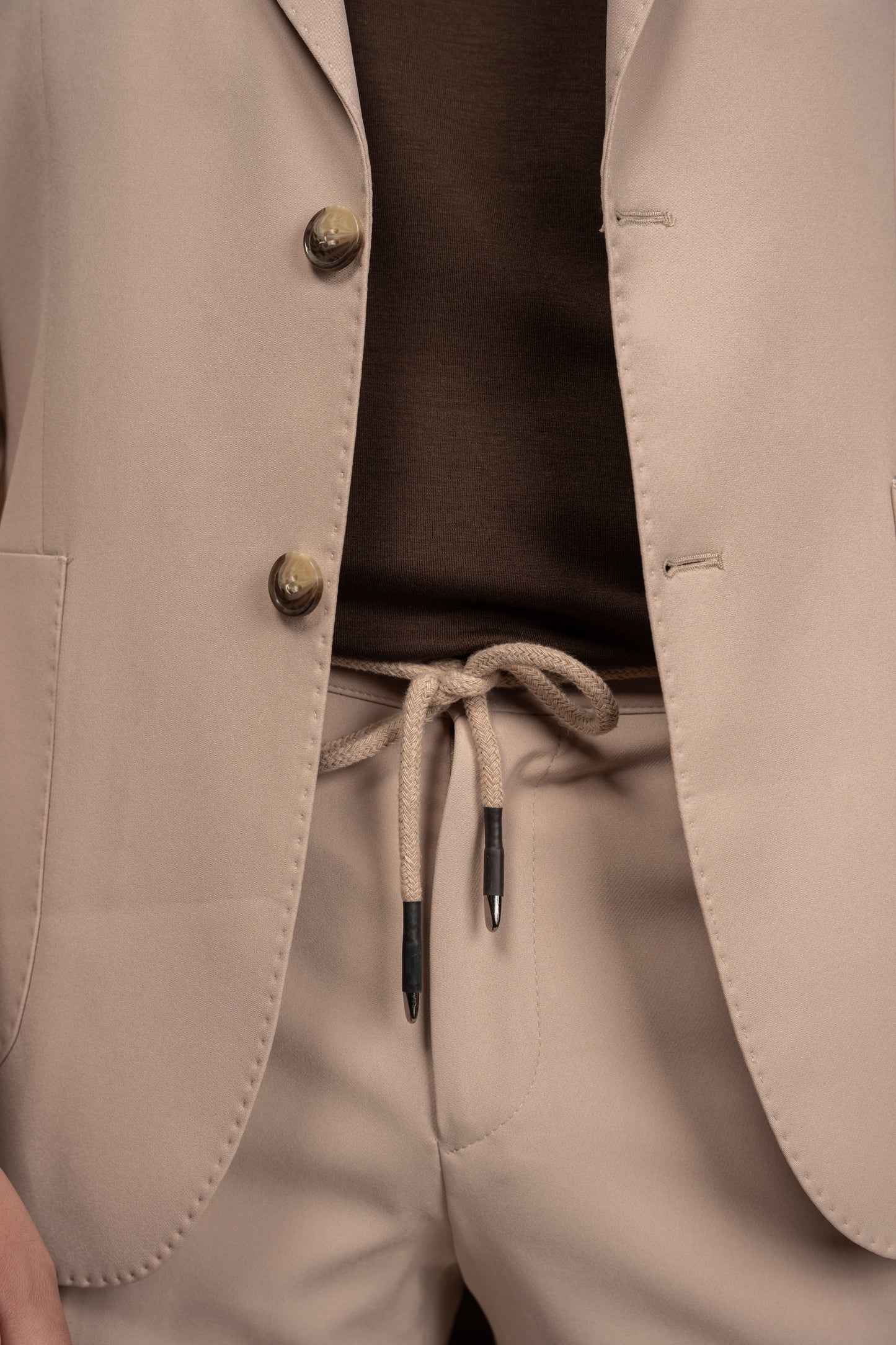 BEIGE TRAVEL SUIT