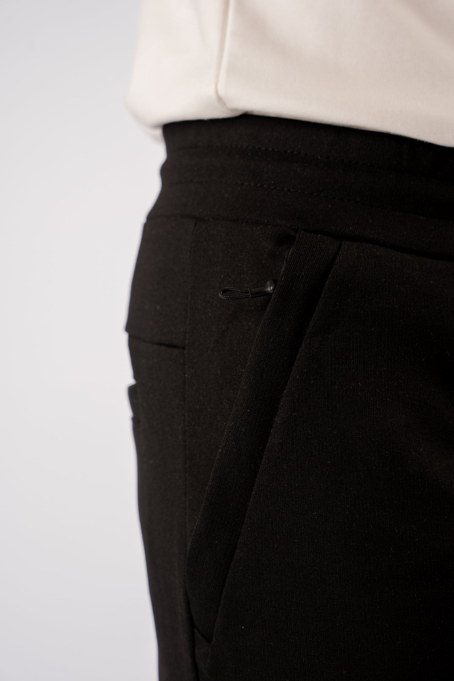 BLACK SLIMFIT SWEATPANT